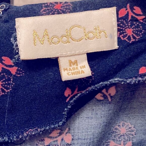 Vintage Mod cloth romper, w/pockets. Navy w/ pink flowers. Mock button front - Picture 5 of 7